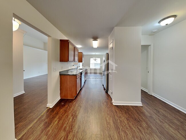 Foto del edificio - 3009 Rock Springs Rd