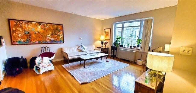 Foto del edificio - 573 Washington St