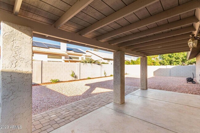 Foto del edificio - 8638 W Willow Ave