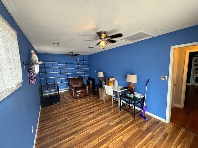 Foto del edificio - Spacious 2 Bedroom Home Close to Campus