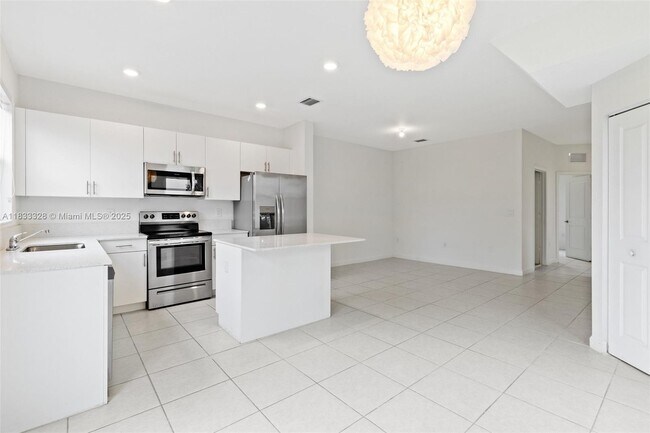 Foto del edificio - 965 NE 211th St