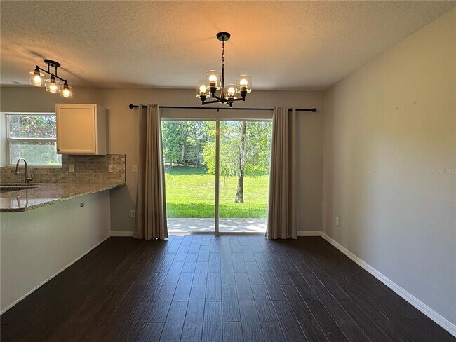 Foto del edificio - 2915 Amber Oak Dr