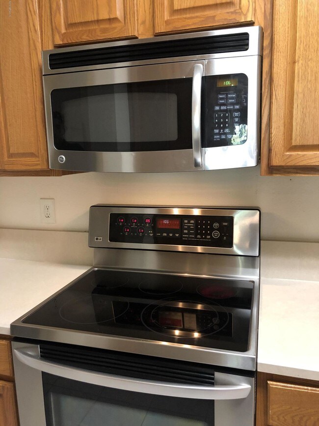 Foto del edificio - 7801 Point Meadows Dr