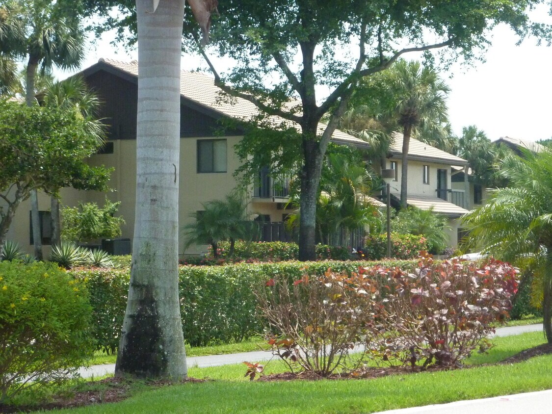 Primary Photo - 5172 Fountains Dr S