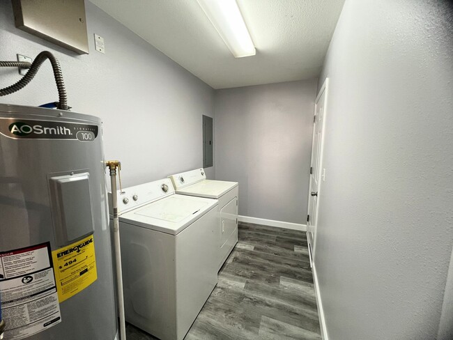 Foto del edificio - 24926 Talladega Rd