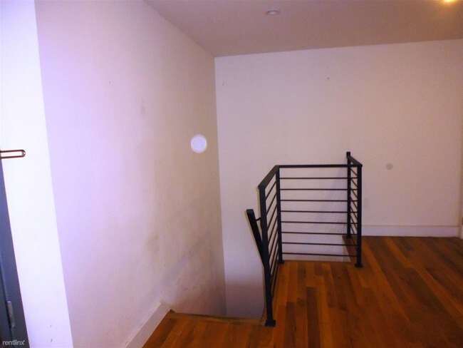 Building Photo - 742 Lafayette Ave