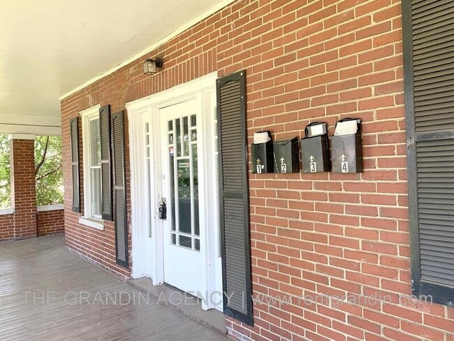 Foto del edificio - 1306 Patterson Ave SW