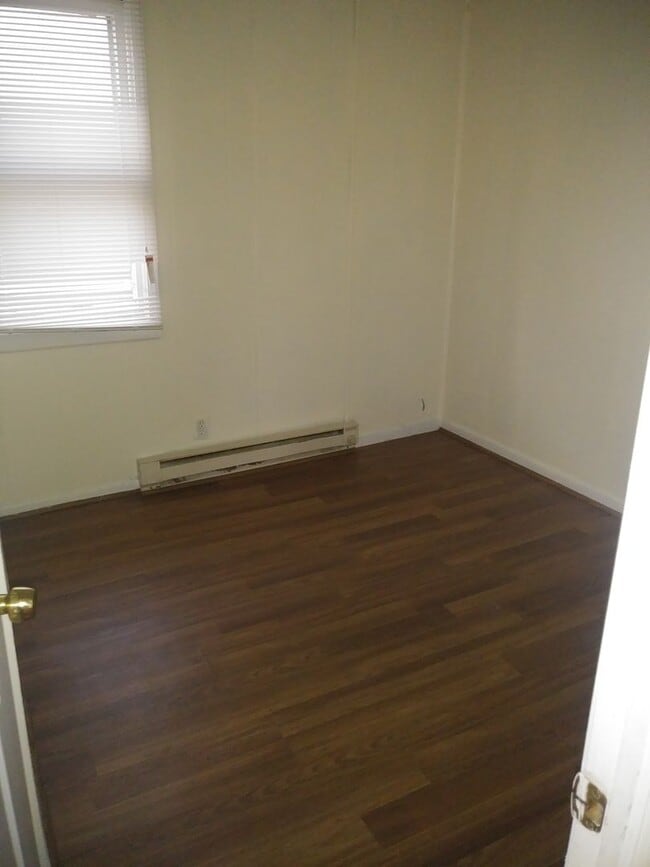 Building Photo - Cozy 2 Bedroom House - No Gas Bill