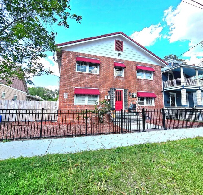 Foto del edificio - 133 E 4th St