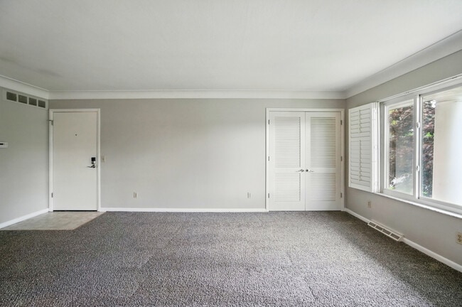 Building Photo - 4057 W Bancroft St