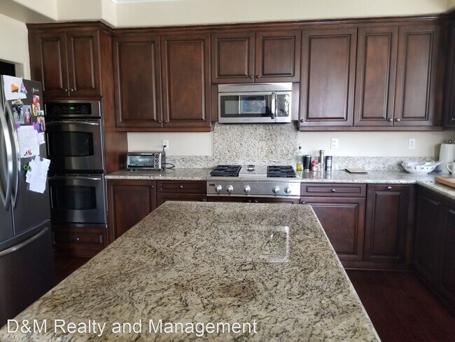 Building Photo - 4 br, 3.5 bath House - 2425 Ridgegate Row