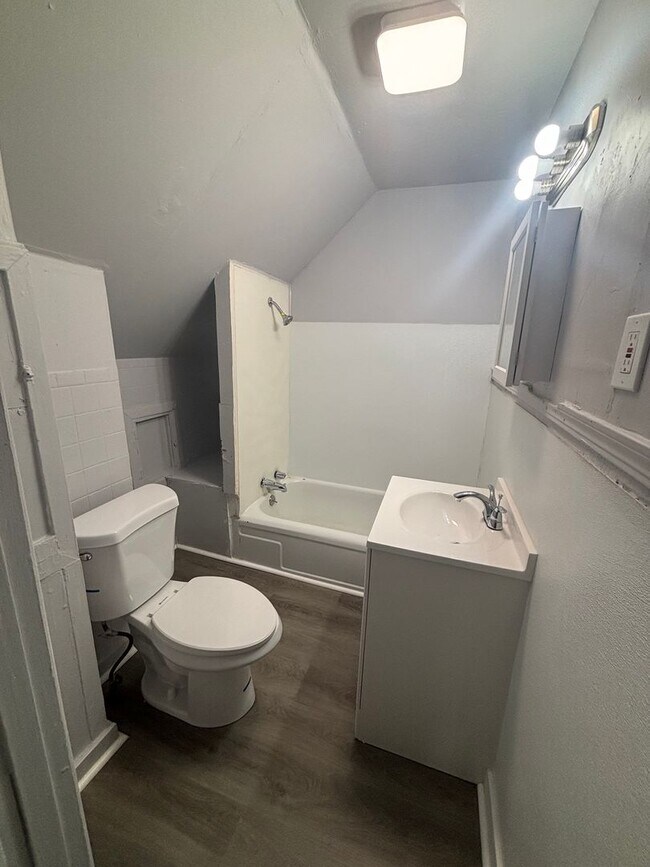 Foto del edificio - 3147 W 54th St