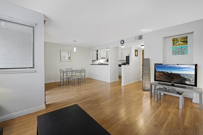 Foto del edificio - 435 Virgil Ave