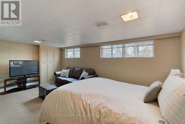 Photo du bâtiment - 48 Stevenharris Dr