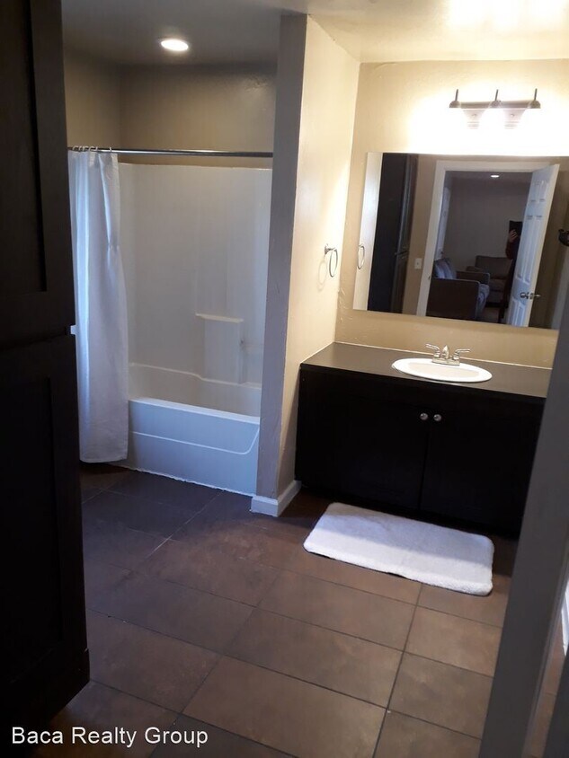 Foto del edificio - 4 br, 2 bath House - 216 E Mosier St