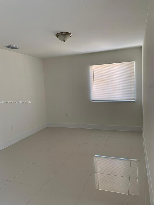 Foto del edificio - 1756 Northwest 66th Street Apt #1756, Miam...