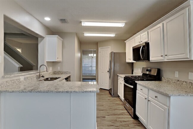 Foto del edificio - 4104 Caneshaw Dr