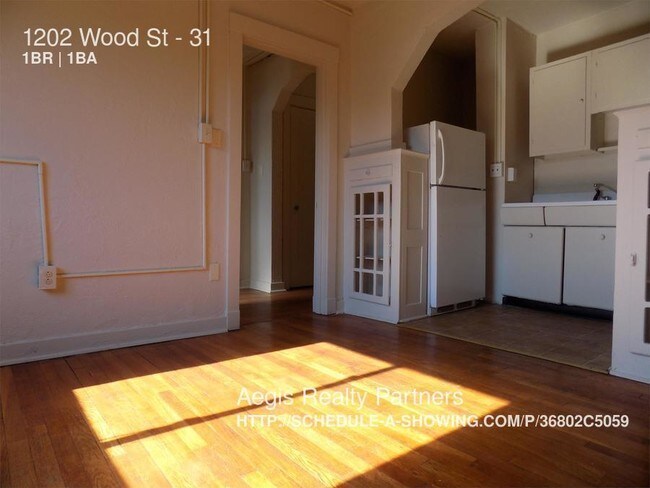 Building Photo - 1202 Wood St