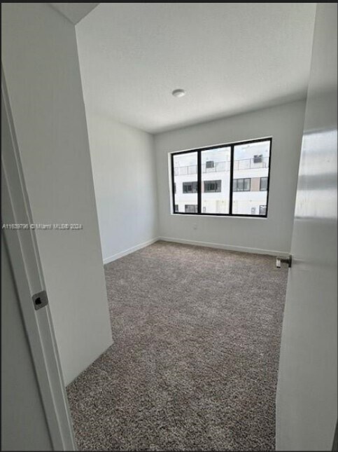 Foto del edificio - Homestead 3 Story