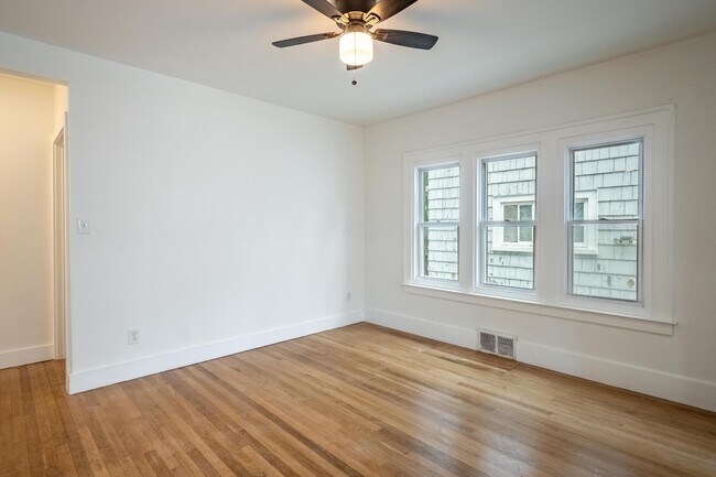 Foto del edificio - 4373 Balfour Rd