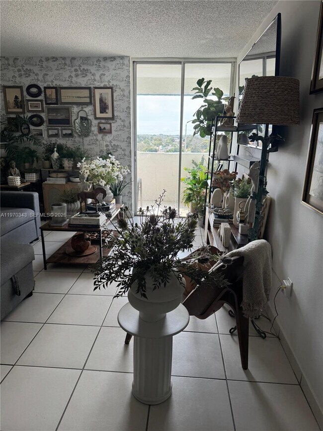 Foto del edificio - 5050 NW 7th St