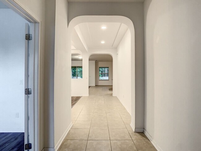 Building Photo - 5 Bedroom at Windstone at Heart of Winderm...