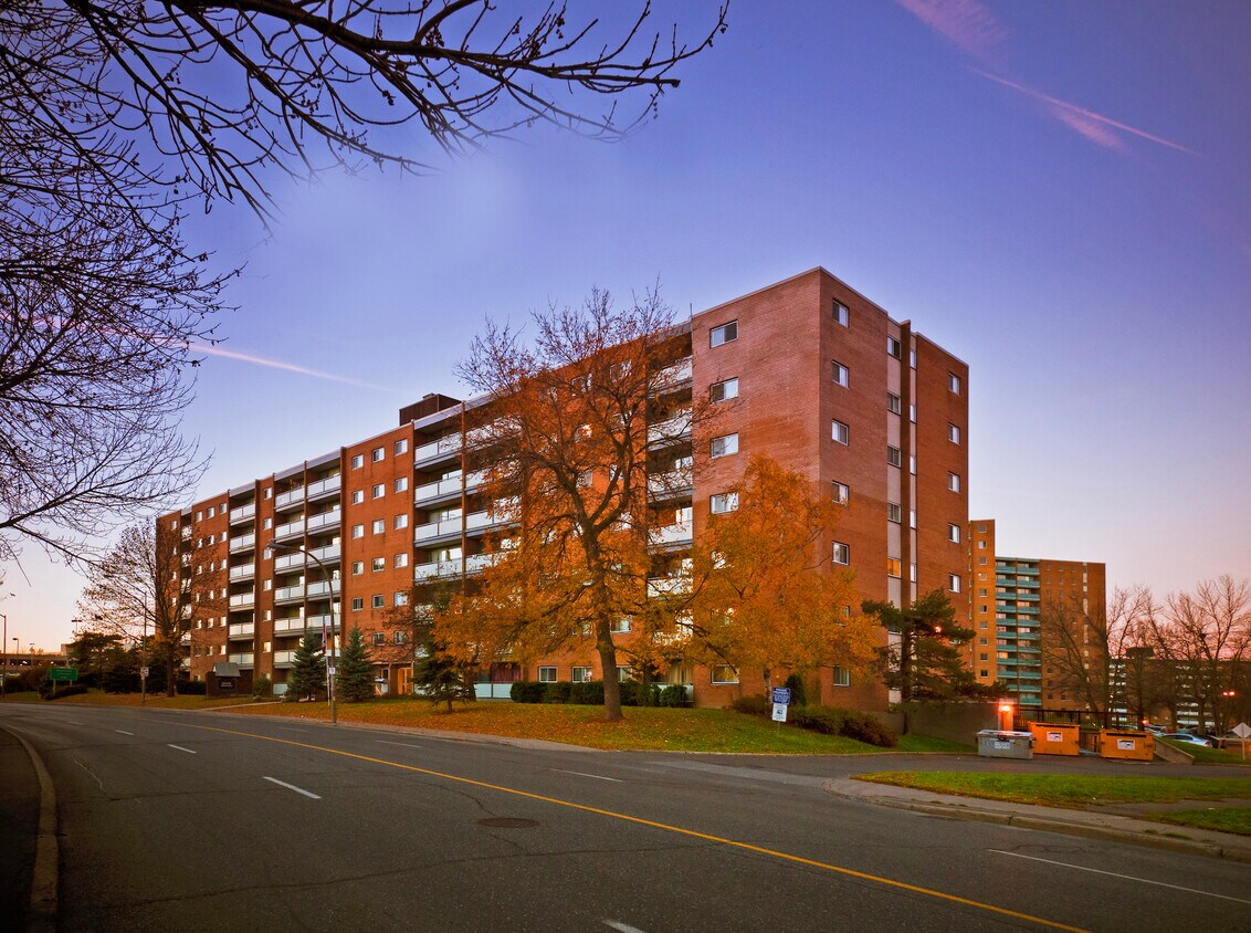 The Opal Apartments 58 Bayshore Dr Ottawa, ON