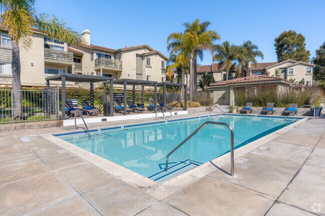 Piscina - Elan Overlook Laguna Apartments