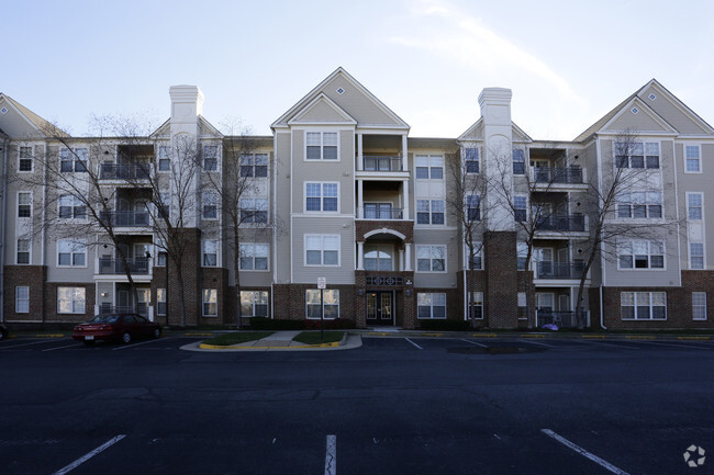 Building Photo - High Pointe at Jefferson Park