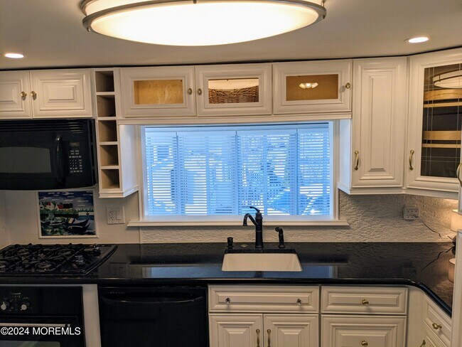 Foto del edificio - 200 Asbury Ave