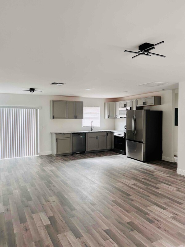 Foto del edificio - 38352 Cummer Rd