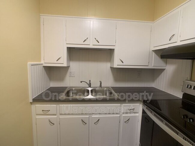 Foto del edificio - 1710 Riverside Dr