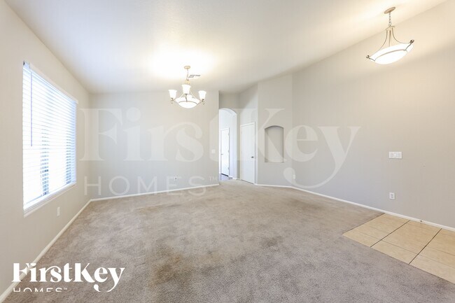 Foto del edificio - 16687 W Culver St