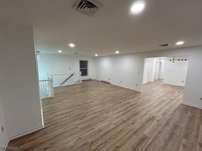 Foto del edificio - 53 Passaic Ave