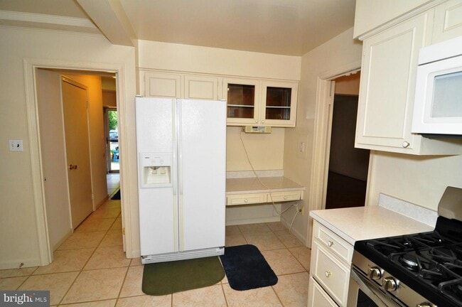 Building Photo - 4916 Andrea Ave