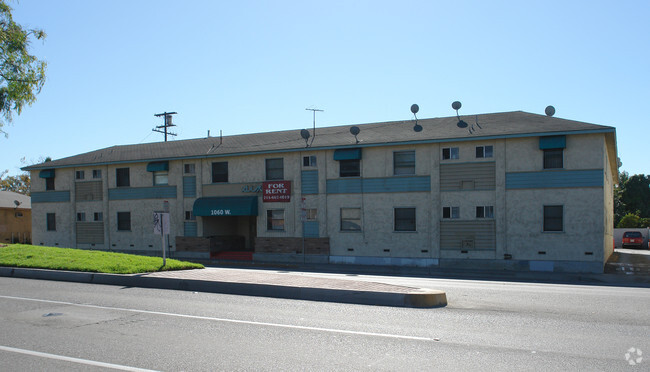 Building Photo - Ten Sixty Apartments