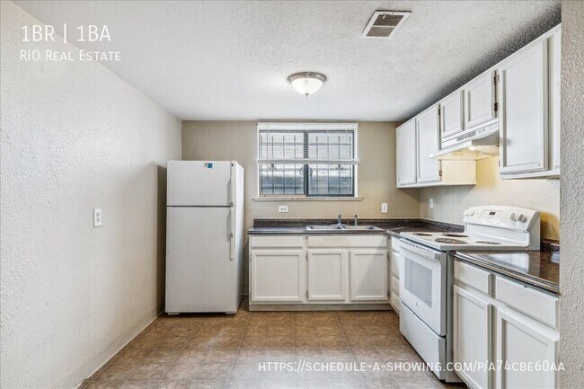 Foto del edificio - 2110 N Williams St