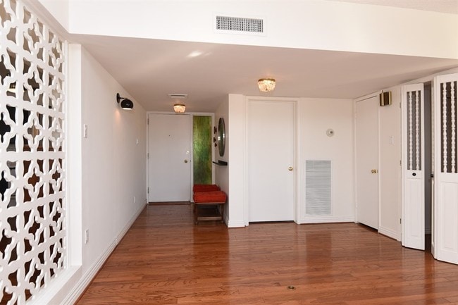 Building Photo - 6502 N Central Ave