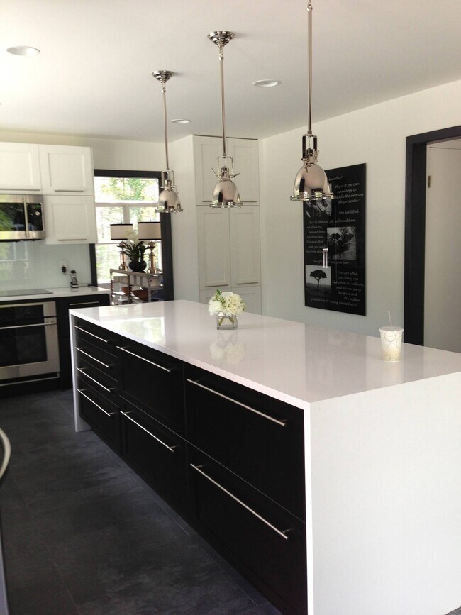 Foto del edificio - 52 Woodruff Ln