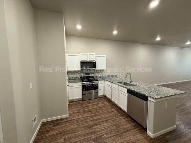 Building Photo - 2101 Kokomo Ave