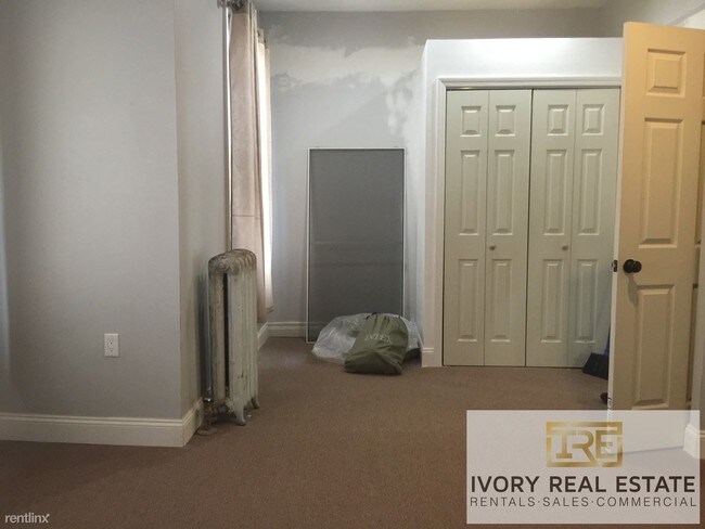 Foto del edificio - 228 E 93rd St