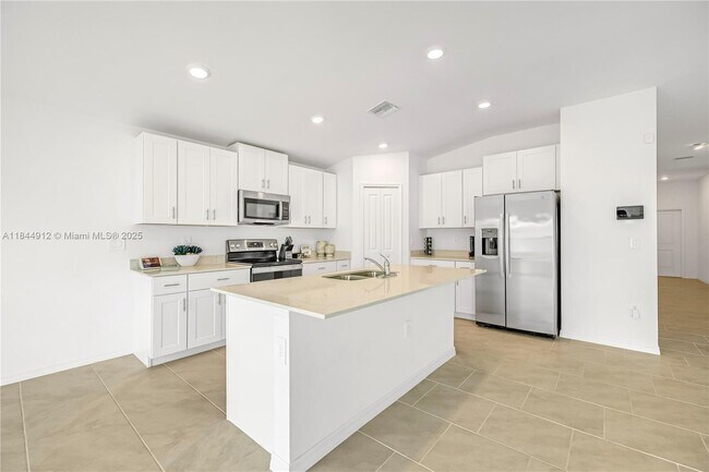 Building Photo - 19941 Green Pasture Rd