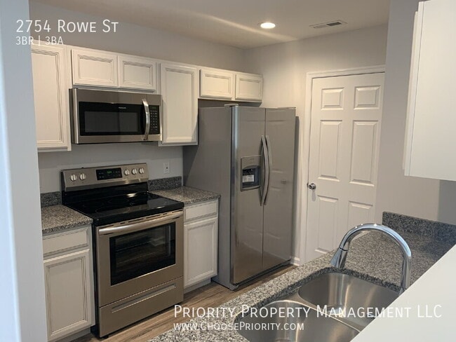 Building Photo - 2754 Rowe St