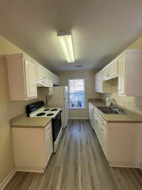 Building Photo - 221 New Haven Ln SW