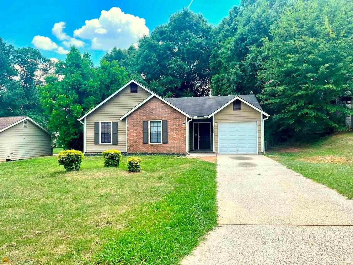 6596 Bent Creek Dr, Rex, GA 30273 House Rental in Rex, GA