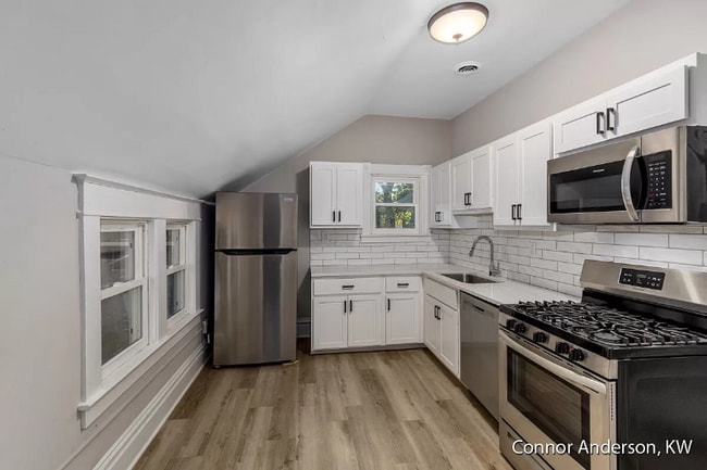 Building Photo - 640 Prospect Ave SE