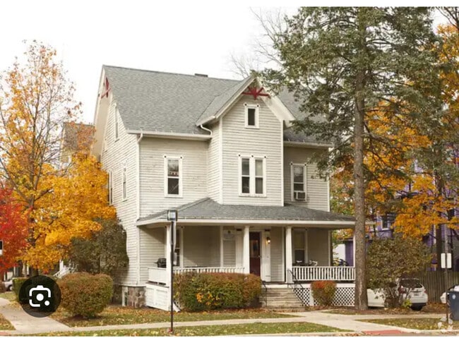Building Photo - 301 N State St