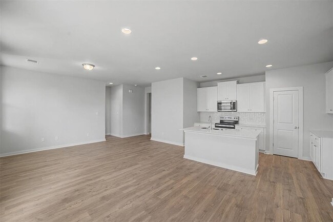 Building Photo - 17502 El Hidalgo Dr