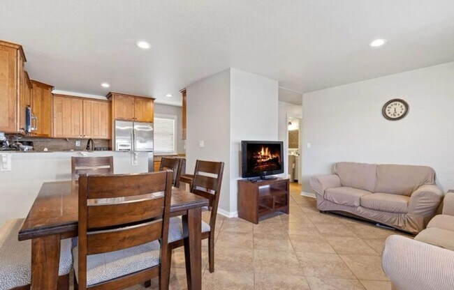 Foto del edificio - Beautiful 3 Bed and 2 Bathroom home.