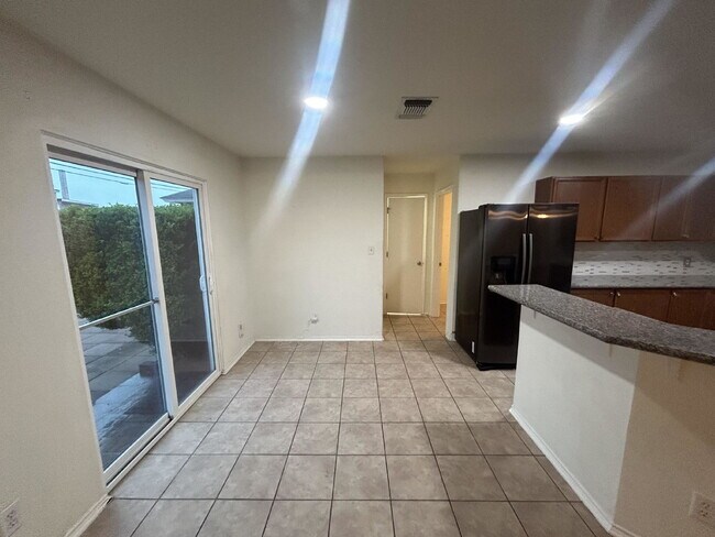 Foto del edificio - 9838 Charline Ln